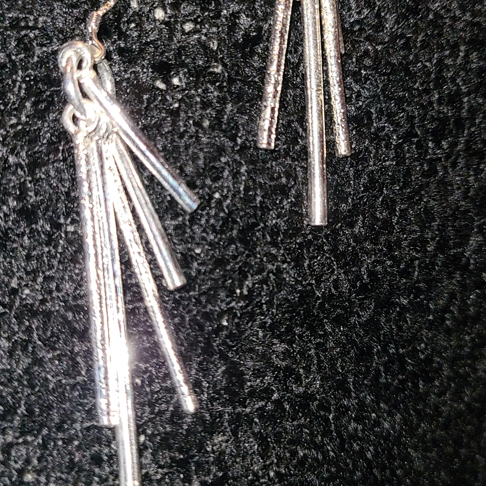 Jewelry - Picture 3 of 8